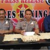 Kapolres Kuningan AKBP M. Syahduddi, SIK yang didampingi oleh Kabag Ops Kompol Erawan Kusmayadi dan Kasat Reskrim AKP Ujang Saputra, 
